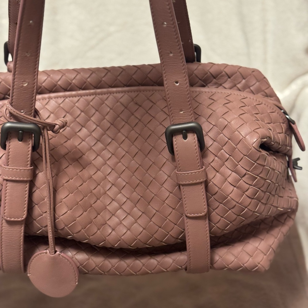 Bottega Veneta Mauve Woven Leather Shoulder Bag - Picture 2 of 10